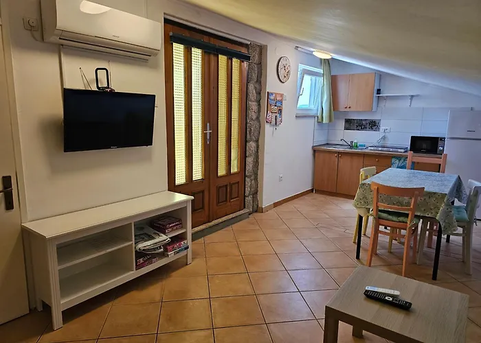 Apartman Megan 2 *